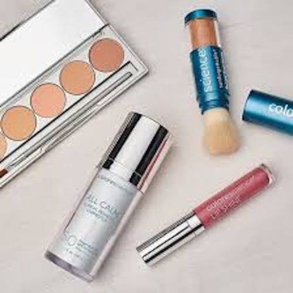 Sunforgettable Mineral Sunscreen Foundation x3 - Picture 8 of 9